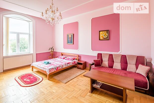 Rent daily an apartment in Lviv on the Avenue Svobody 10Д per 999 uah. 