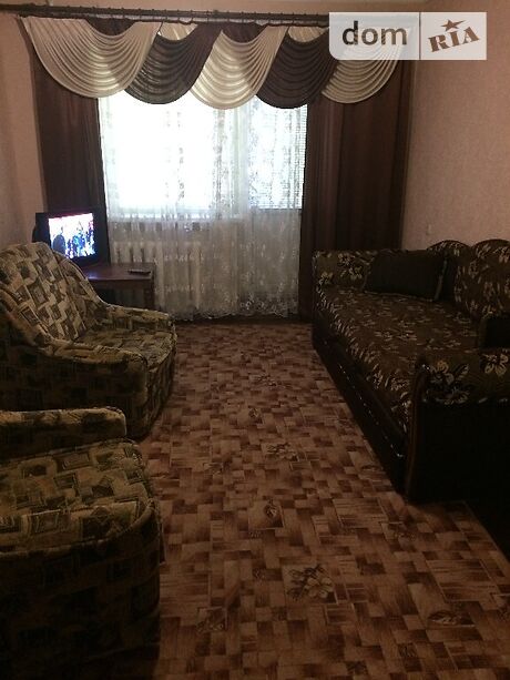 Rent daily an apartment in Uman on the St. Hrushevskoho per 350 uah. 
