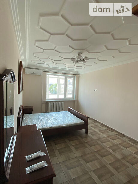 Зняти квартиру в Києві на вул. Шовковична 20 за 23500 грн. 