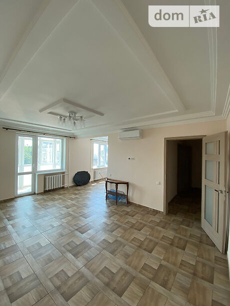 Снять квартиру в Киеве на ул. Шелковичная 20 за 23500 грн. 