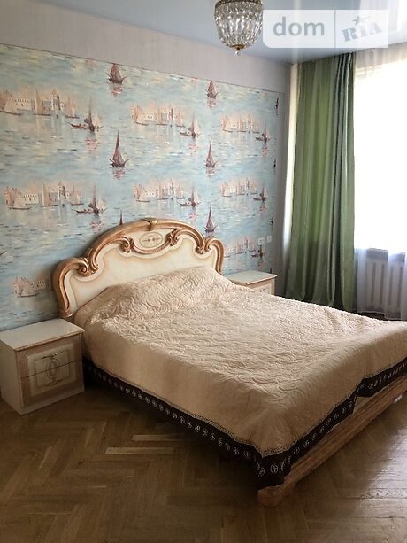 Rent an apartment in Kyiv on the St. Lesi Ukrainky 36 per 25000 uah. 