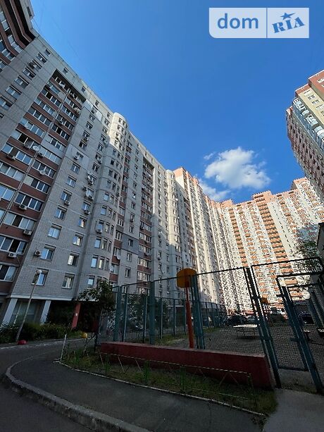Rent an apartment in Kyiv on the St. Mykilsko-Slobidska per 21858 uah. 