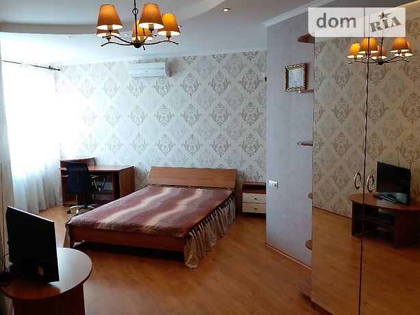 Rent daily an apartment in Odesa on the St. Serednofontanska per 1300 uah. 