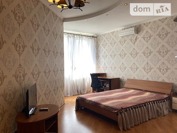 Зняти подобово квартиру в Одесі на вул. Середньофонтанська за 1300 грн. 