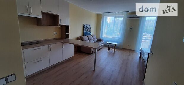 Rent daily an apartment in Odesa on the St. Chervona per 1200 uah. 