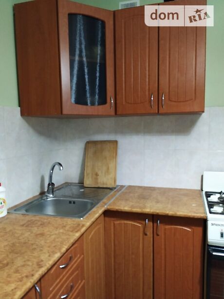 Rent an apartment in Kyiv on the St. Symyrenka per 8000 uah. 