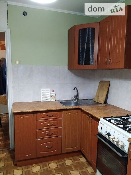 Rent an apartment in Kyiv on the St. Symyrenka per 8000 uah. 