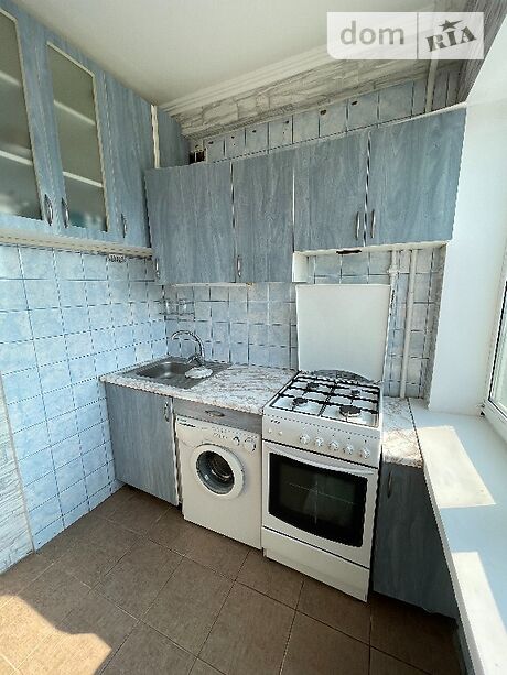 Rent an apartment in Kyiv on the St. Prazka 3 per 11000 uah. 