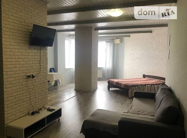 Rent daily an apartment in Odesa on the St. Serednofontanska 19 per 1200 uah. 