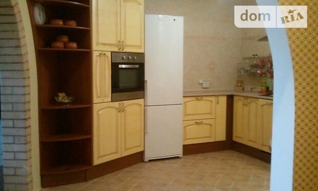 Rent a house in Kyiv on the St. Uralska per 129730 uah. 