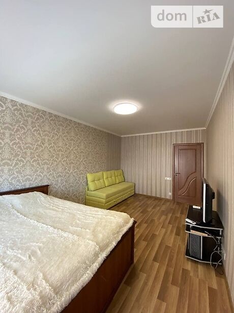 Rent daily an apartment in Odesa on the housing massive Raduzhnyi per 900 uah. 