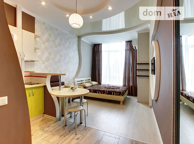 Rent daily an apartment in Odesa on the Blvd. Frantsuzkyi 10 per 900 uah. 