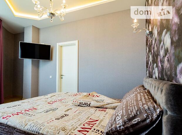 Зняти подобово квартиру в Одесі на вул. Макаренка за 1800 грн. 
