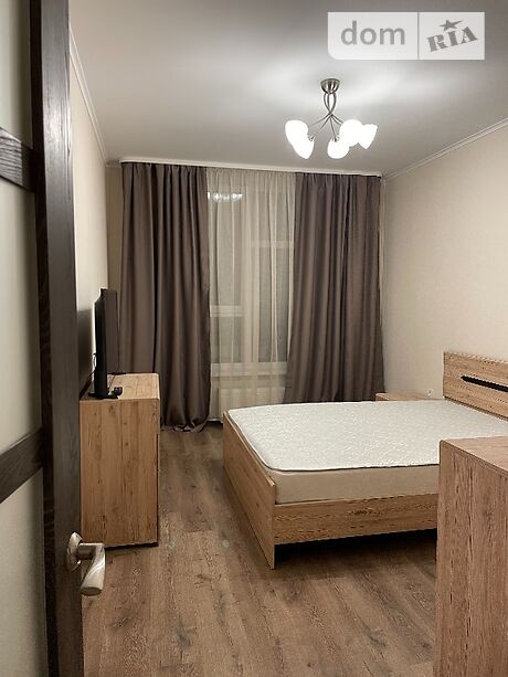Rent an apartment in Kyiv on the lane Pryladnyi 10 per 14000 uah. 