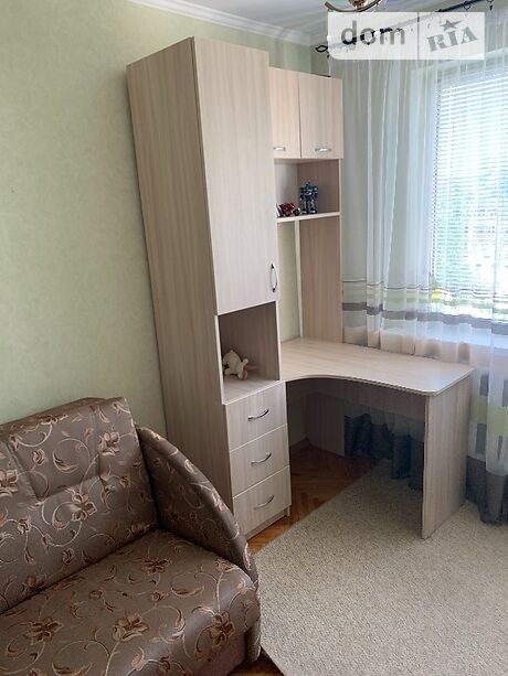 Rent an apartment in Lviv on the St. Volodymyra Velykoho per 7500 uah. 
