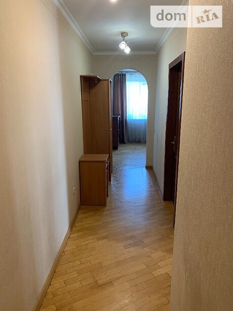 Снять квартиру в Львове на ул. Владимира Великого за 7500 грн. 