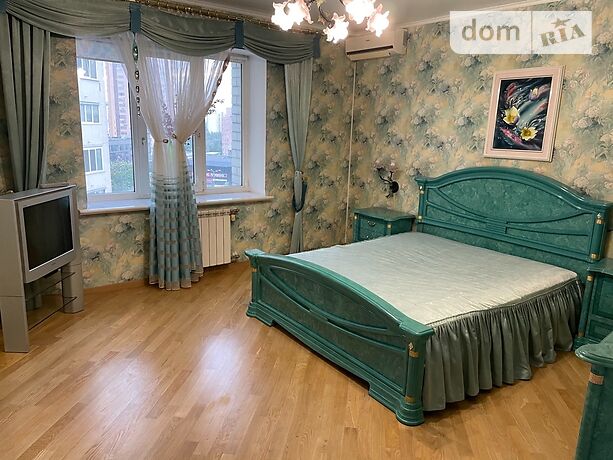 Снять квартиру в Киеве в Соломенском районе за 25000 грн. 