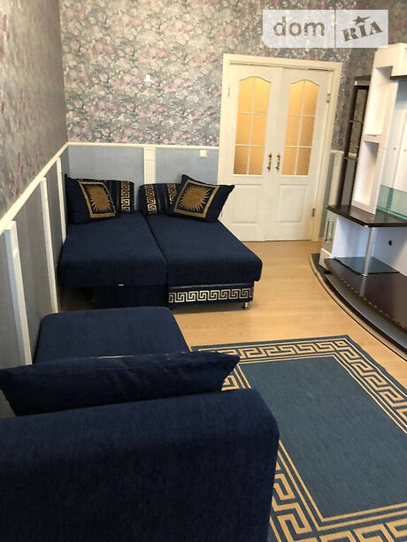 Rent an apartment in Kyiv on the St. Yevhena Konovaltsia per 20000 uah. 