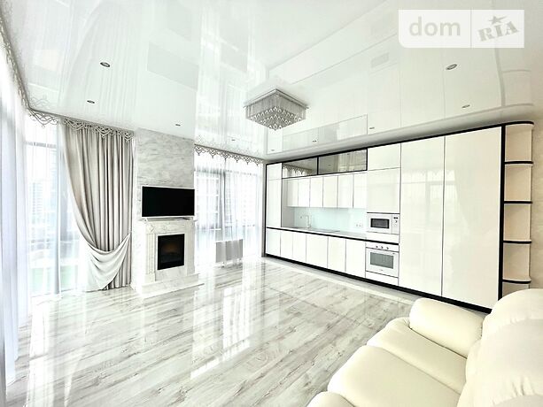 Rent an apartment in Kyiv on the St. Drahomyrova Mykhaila 11Б per 40541 uah. 