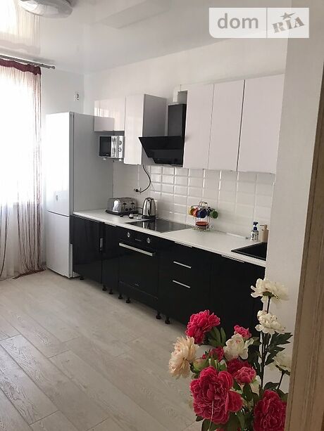 Rent an apartment in Odesa on the St. Akademika Sakharova per 8000 uah. 