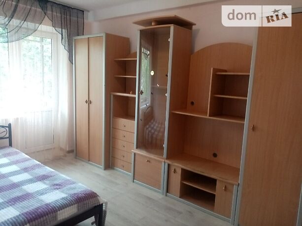 Rent an apartment in Kyiv in Shevchenkіvskyi district per 10000 uah. 