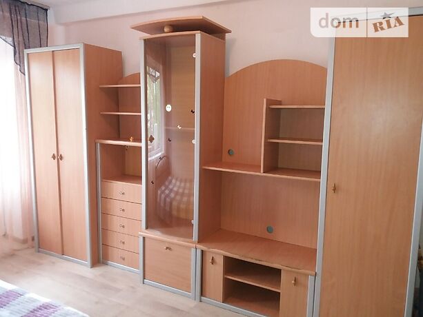Rent an apartment in Kyiv in Shevchenkіvskyi district per 10000 uah. 