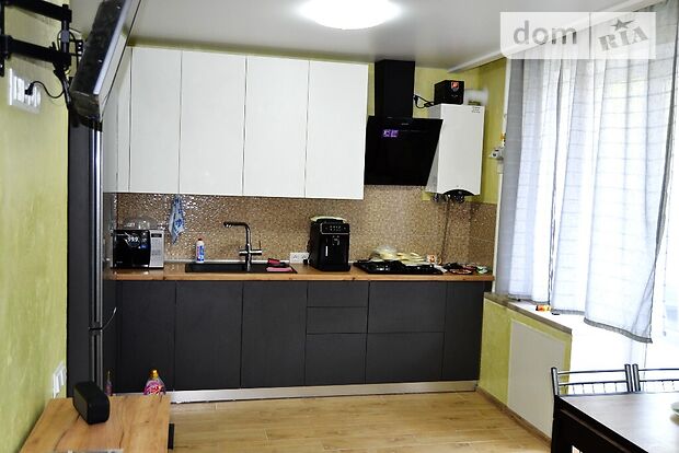 Rent daily an apartment in Odesa on the St. Chervona per 1100 uah. 