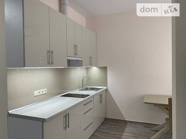 Rent an apartment in Dnipro on the St. Laboratorna 31 per 12000 uah. 