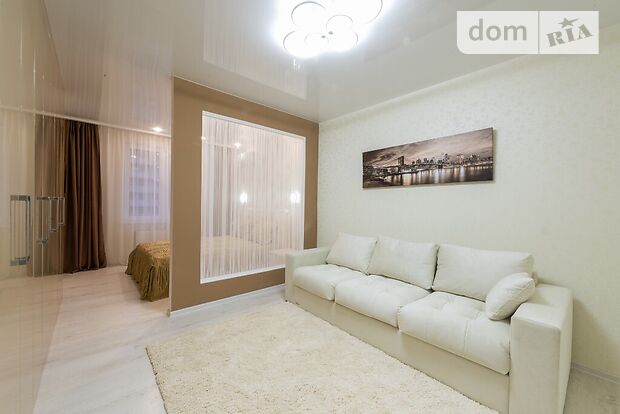 Rent an apartment in Kyiv on the St. Poltavska 10 per 26954 uah. 
