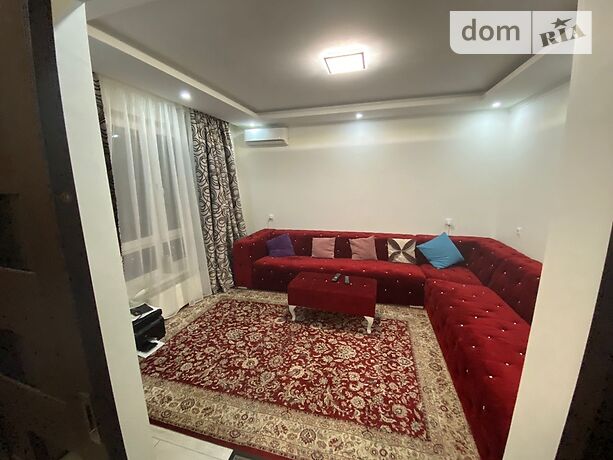 Rent an apartment in Kyiv on the St. Lomonosova 36в per 35040 uah. 