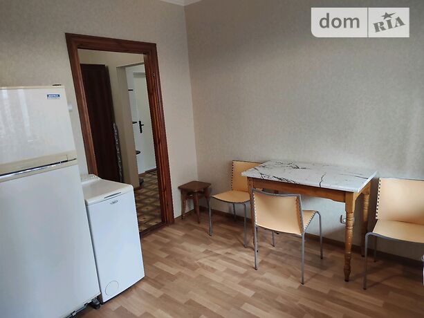 Rent an apartment in Kyiv on the St. Drahomanova per 11500 uah. 