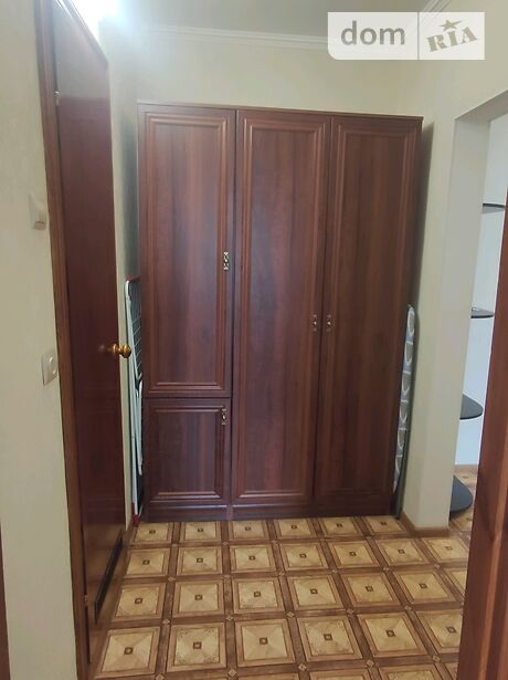 Rent an apartment in Kyiv on the St. Drahomanova per 11500 uah. 