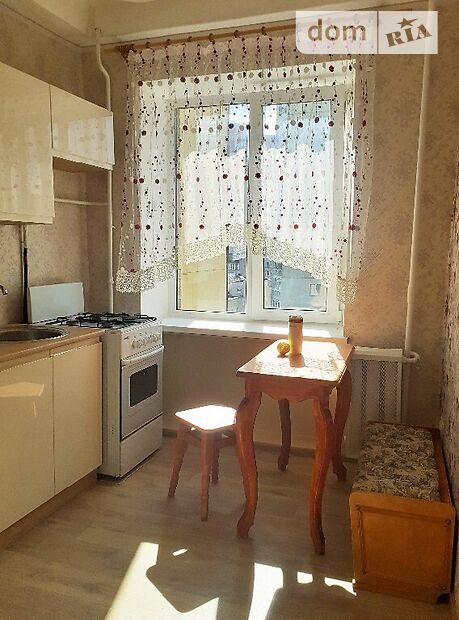 Rent an apartment in Kyiv on the St. Velyka Vasylkivska per 16000 uah. 