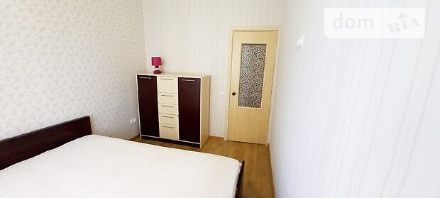 Rent an apartment in Kyiv on the St. Velyka Vasylkivska per 16000 uah. 