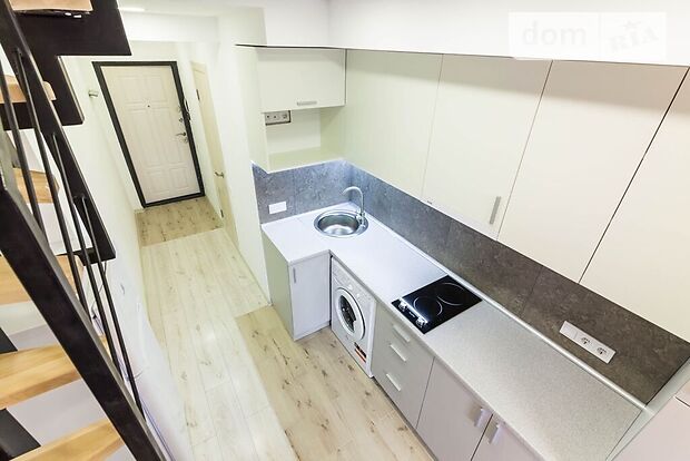 Rent an apartment in Kyiv on the St. Sribnokilska 20 per 14000 uah. 