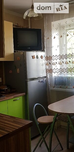 Rent an apartment in Odesa on the St. Serednofontanska 24 per 7500 uah. 