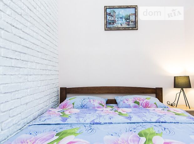 Rent daily an apartment in Lviv on the St. Horodotska 143 per 600 uah. 
