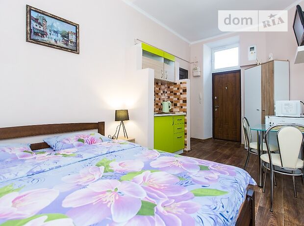 Rent daily an apartment in Lviv on the St. Horodotska 143 per 600 uah. 