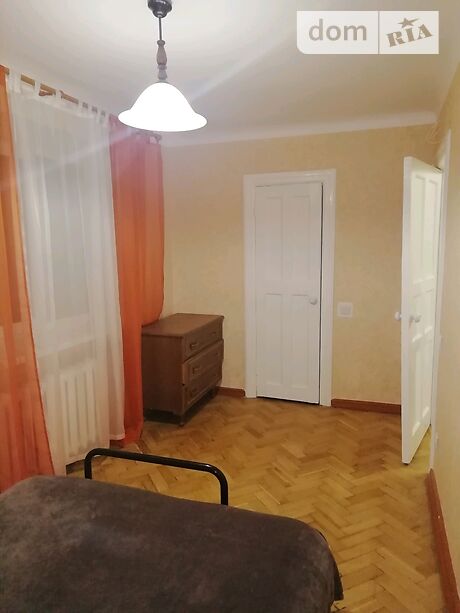 Rent an apartment in Mykolaiv on the St. Velyka Morska 13 per 7000 uah. 