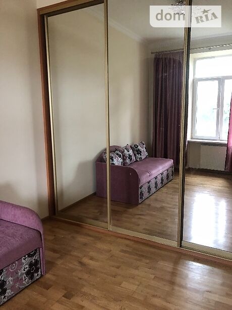 Rent an apartment in Lviv on the St. Lyzhviarska per 20000 uah. 