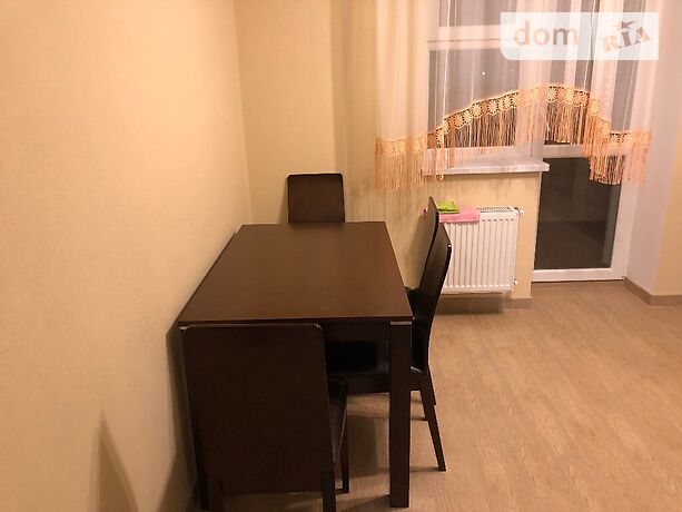 Rent an apartment in Vinnytsia on the St. Anatoliia Bortniaka per 12000 uah. 