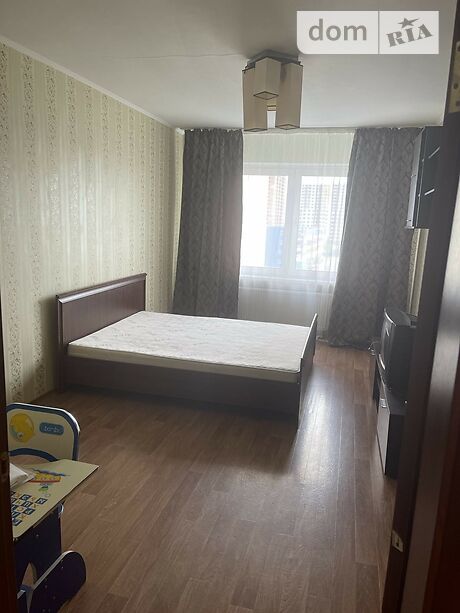 Rent an apartment in Kyiv on the St. Vashchenka Hryhoriia 7 per 11500 uah. 