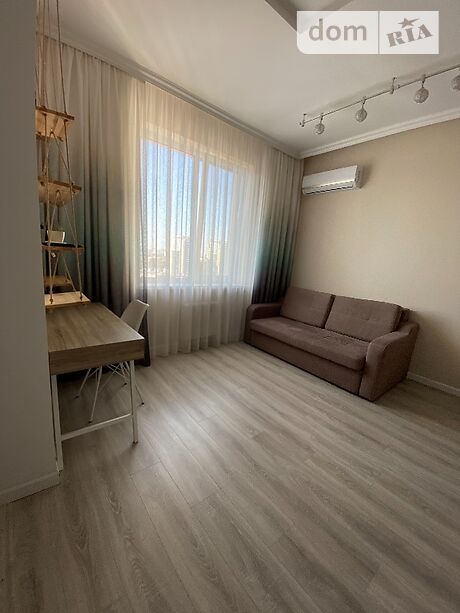 Rent an apartment in Kyiv on the St. Starokyivska per 17000 uah. 