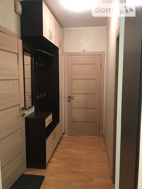 Rent an apartment in Kyiv near Metro Vyrlitsa per 13500 uah. 