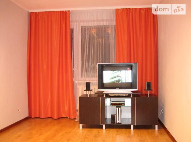 Rent an apartment in Vinnytsia on the Avenue Yunosti per 7999 uah. 