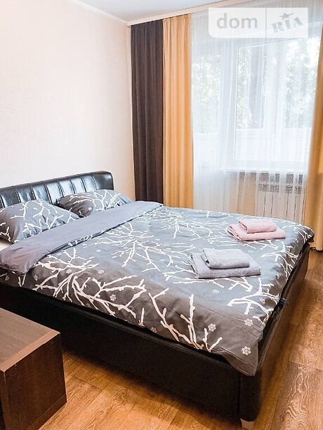 Rent daily an apartment in Mariupol on the lane Svobody 1000 per 500 uah. 