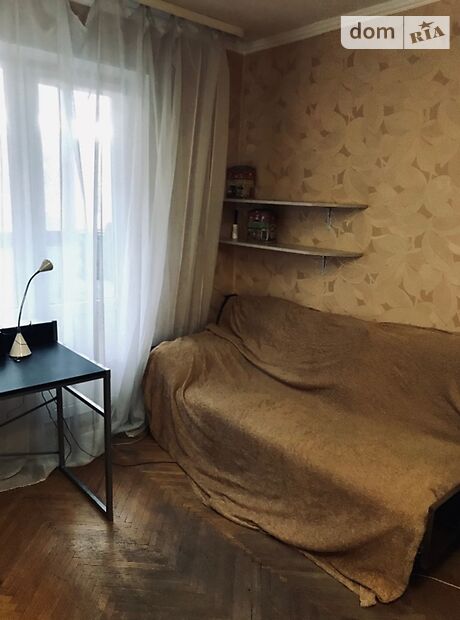 Rent an apartment in Kyiv on the St. Petropavlivska per 9000 uah. 