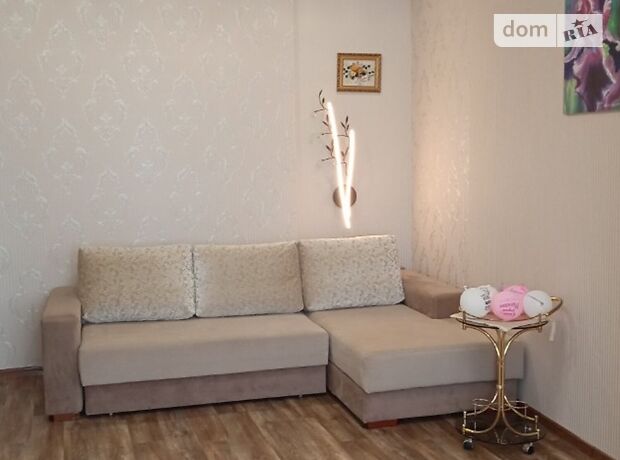 Rent an apartment in Odesa on the St. Kamanina per 12000 uah. 