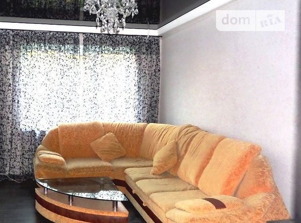 Rent an apartment in Kyiv on the St. Bratyslavska 34 per 13000 uah. 